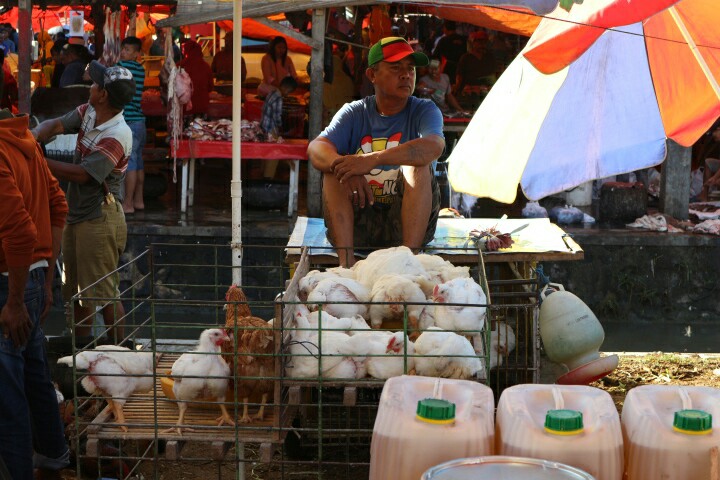 Pedagang-Ayam-Potong-di-Pasar-Selasa-Gorontalo (Akasyah) / ivoox.id