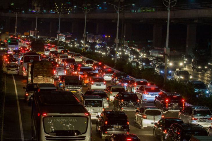 arus-mudik-tol-dalam-kota-jakarta