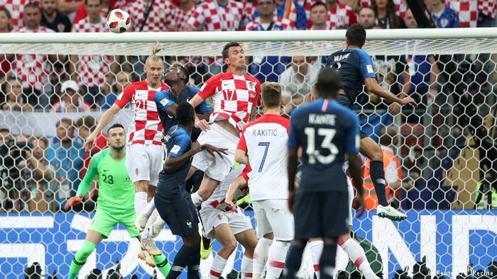 gol bunuh diri mandzukic
