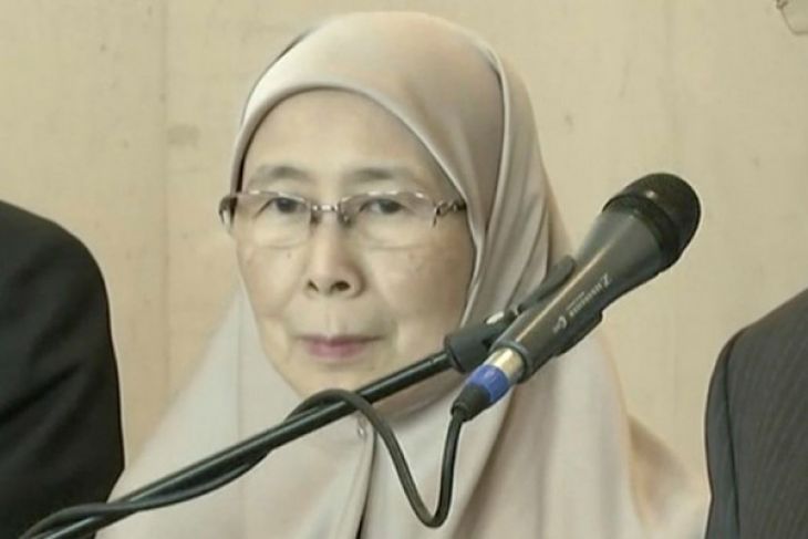 wan azizah