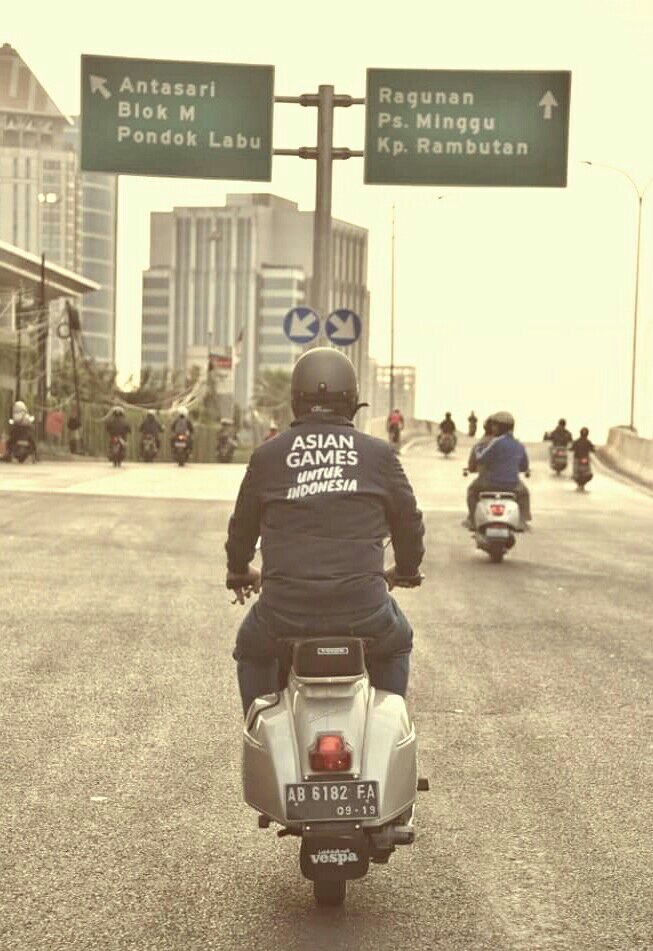 Anies-Mengendarai-Vespa-doc.fbaniesbaswedan-ivoox.id_