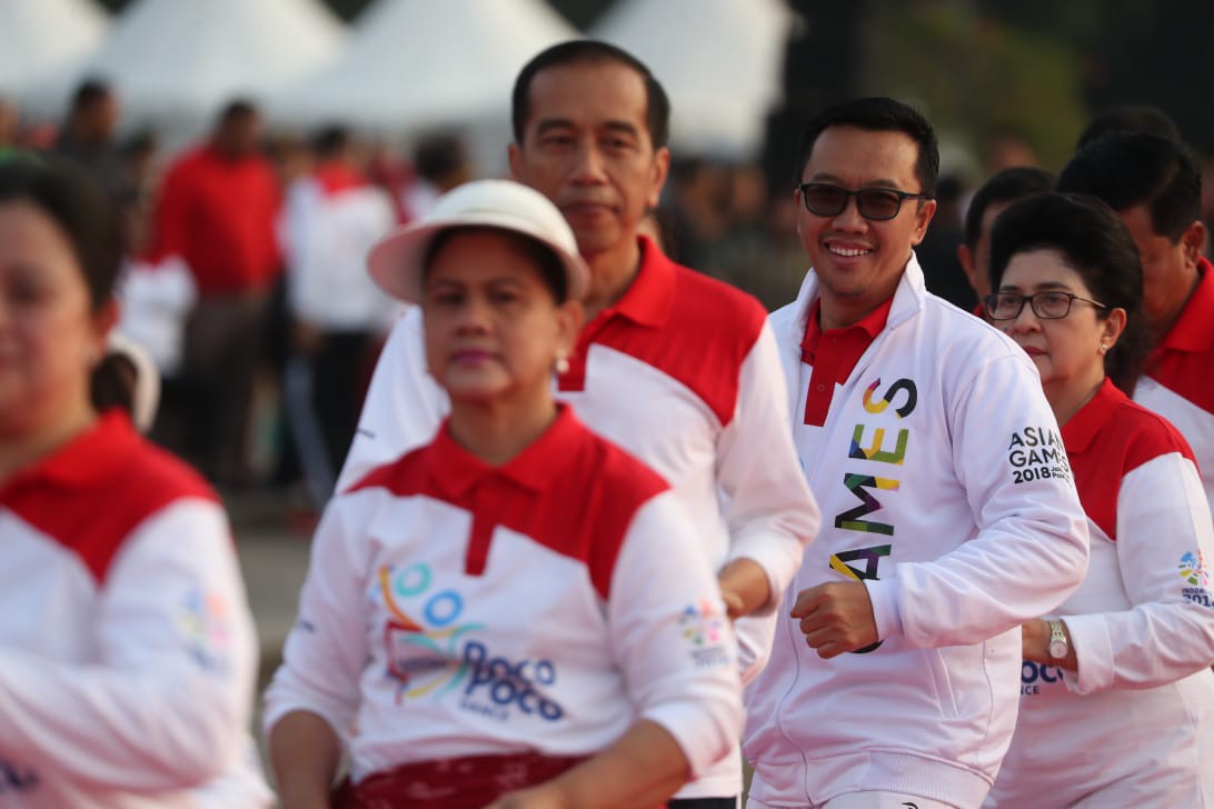 Jokowi-iriana-pocopoco-rekor-dunia-doc.kemenpora-ivoox.id_