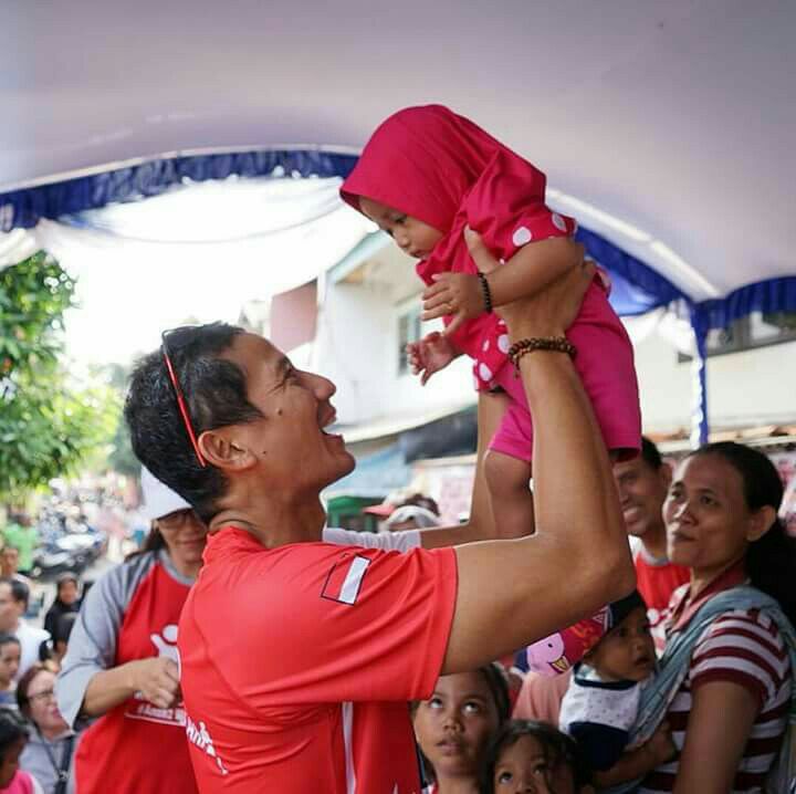 Sandiaga-Uno-dan-Anak-doc.sandiagauno-ivoox.id_