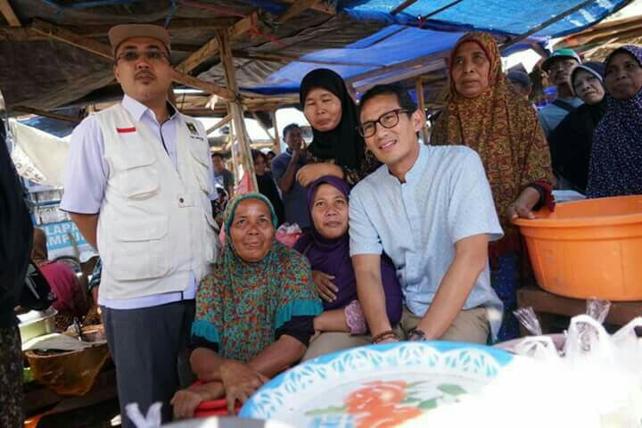 Sandiaga-Uno-dan-Emak-emak-di-Lombok-doc.sandiagauno-ivoox.id_