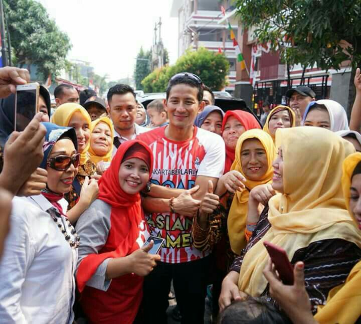 Sandiaga-Uno-dan-Emak-emak-doc.sandiagauno-ivoox.id_