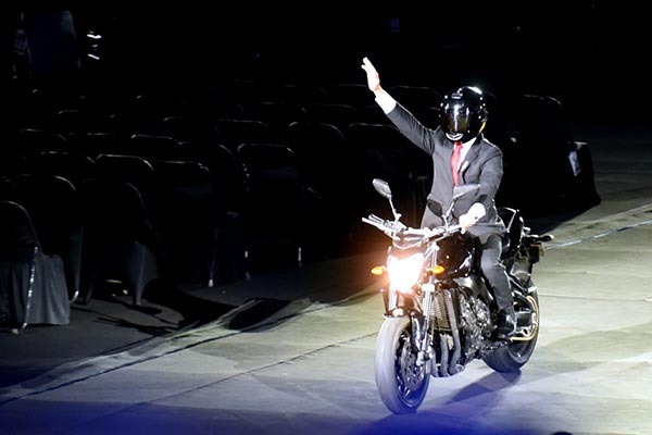 jokowi sepeda motor