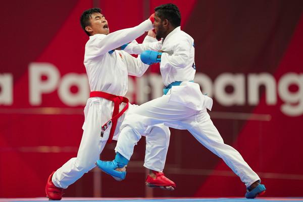 karateka_putra_indonesia_rifki_ardiansyah_arrosyiid_kiri