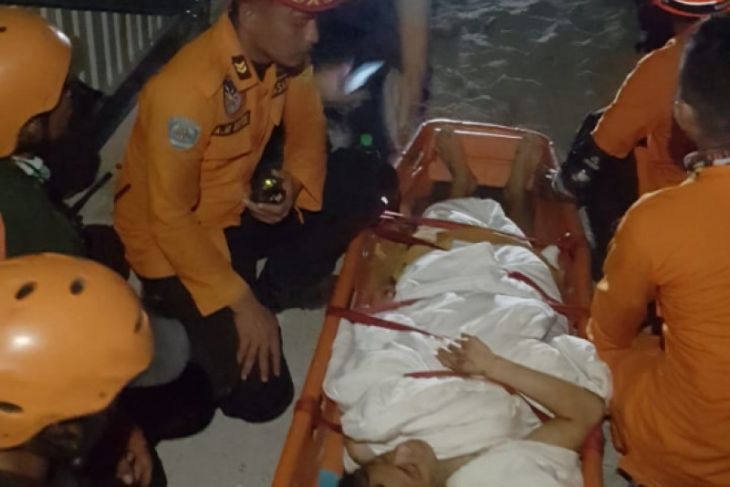 korban gempa hotel roa-roa