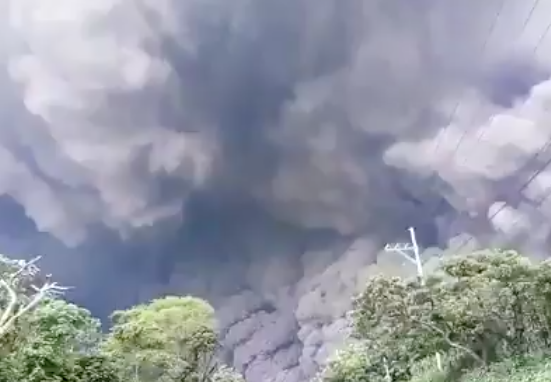 Kepala BNPB: Video Erupsi Gunung Soputan yang Beredar Itu Tidak Benar