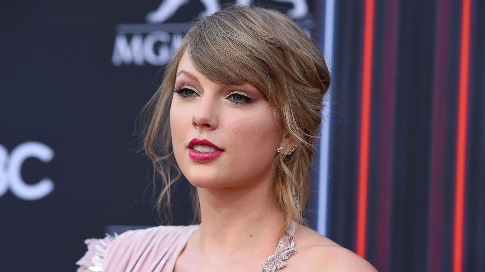 taylor-swift-2