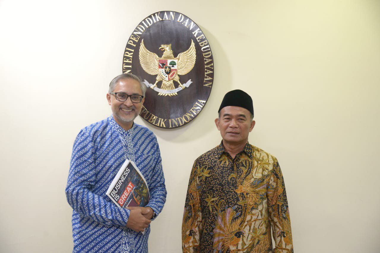 Mendikbud-Bahas-Beragam-Kerja-Sama-Indonesia-Inggris-dengan-Dubes-Malik-doc.Mendikbud-ivoox.id_