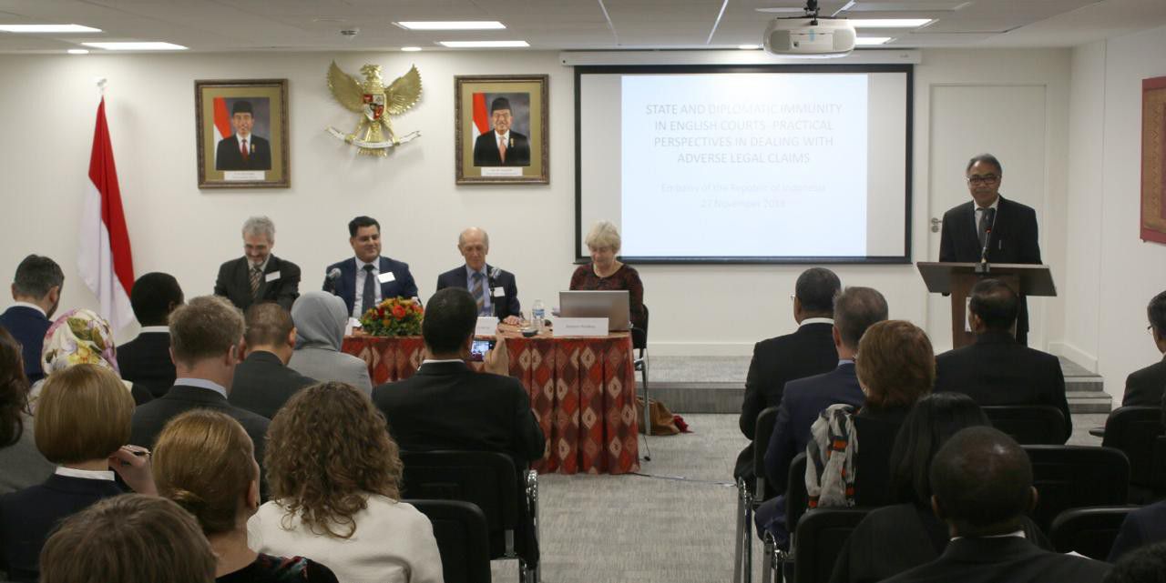 PENYELENGGARAAN-SEMINAR-MENGENAI-ISU-KEKEBALAN-DIPLOMATIK-BERSAMA-KOPRS-DIPLOMATIK-DI-INGGRIS-RAYA-OLEH-KBRI-LONDON-doc.Kbrilondon-ivoox.id_