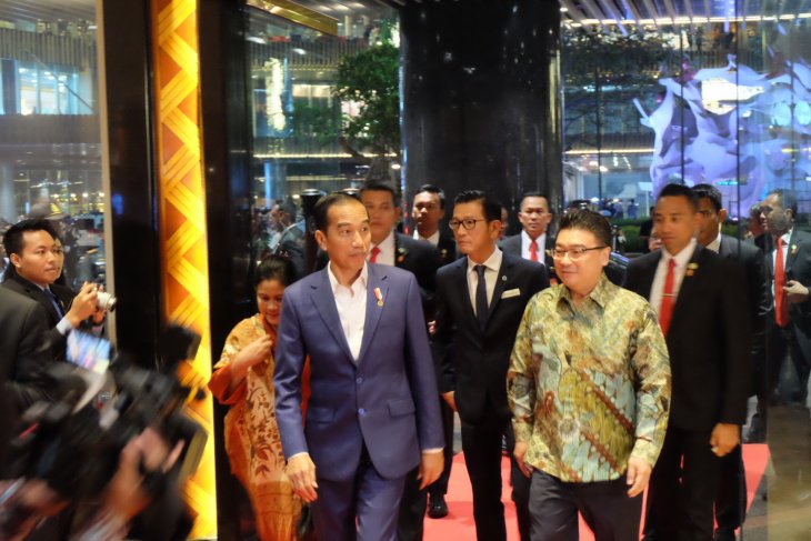 jokowi tiba dari Port Moresby