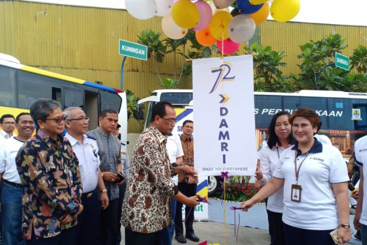 menhub di hut damri