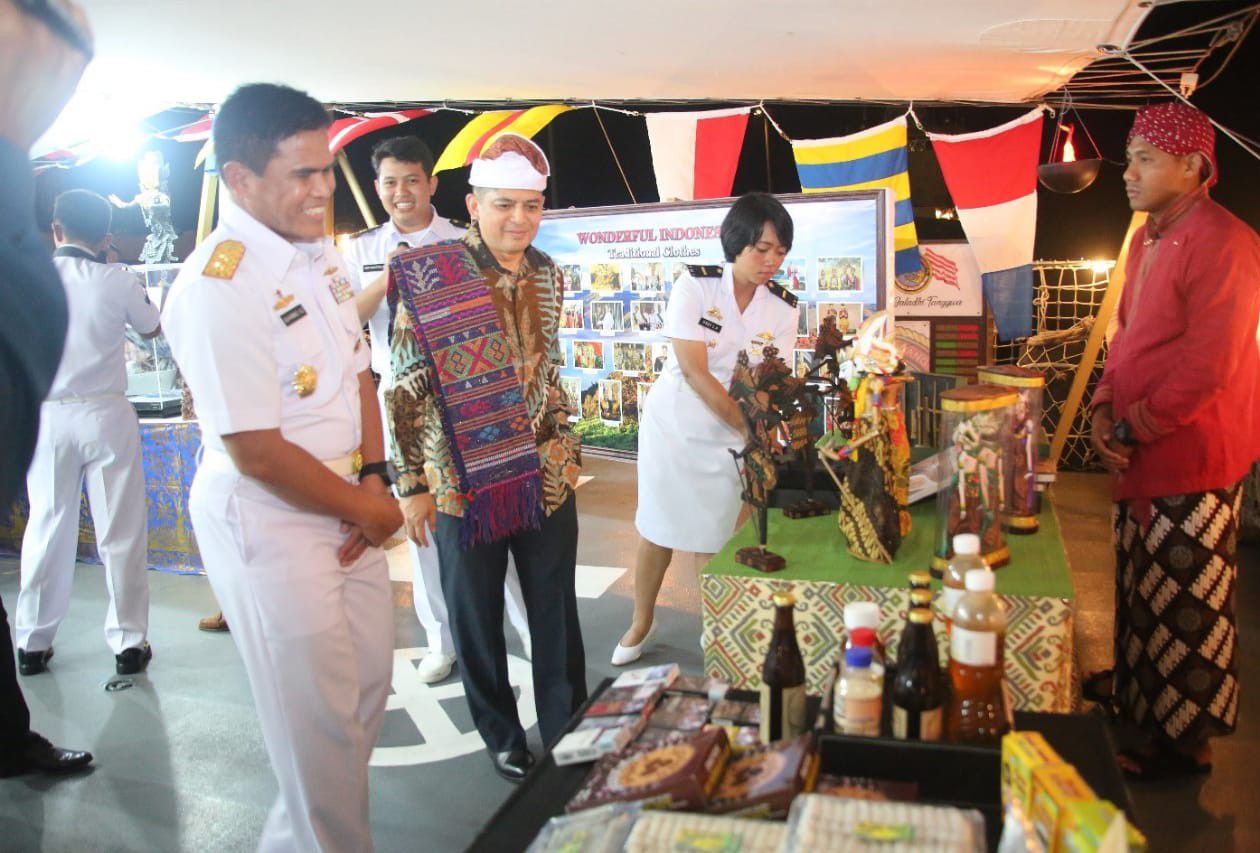 Diplomasi Kuliner dan Budaya di atas KRI Bung Tomo dan IG Ngurah Rai di Brunei