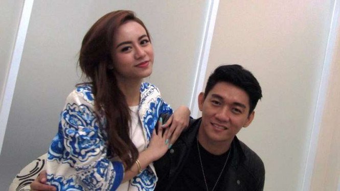 Ifan-Seventeen-dan-istri-Fotoviva