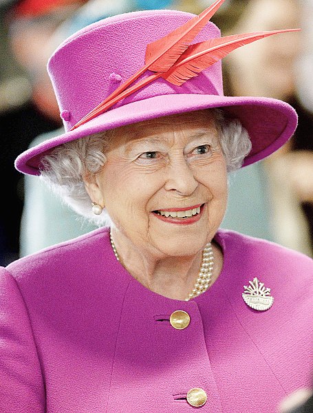 Inilah yang Diberikan Ratu Elizabeth II Kepada Stafnya Saat Natal