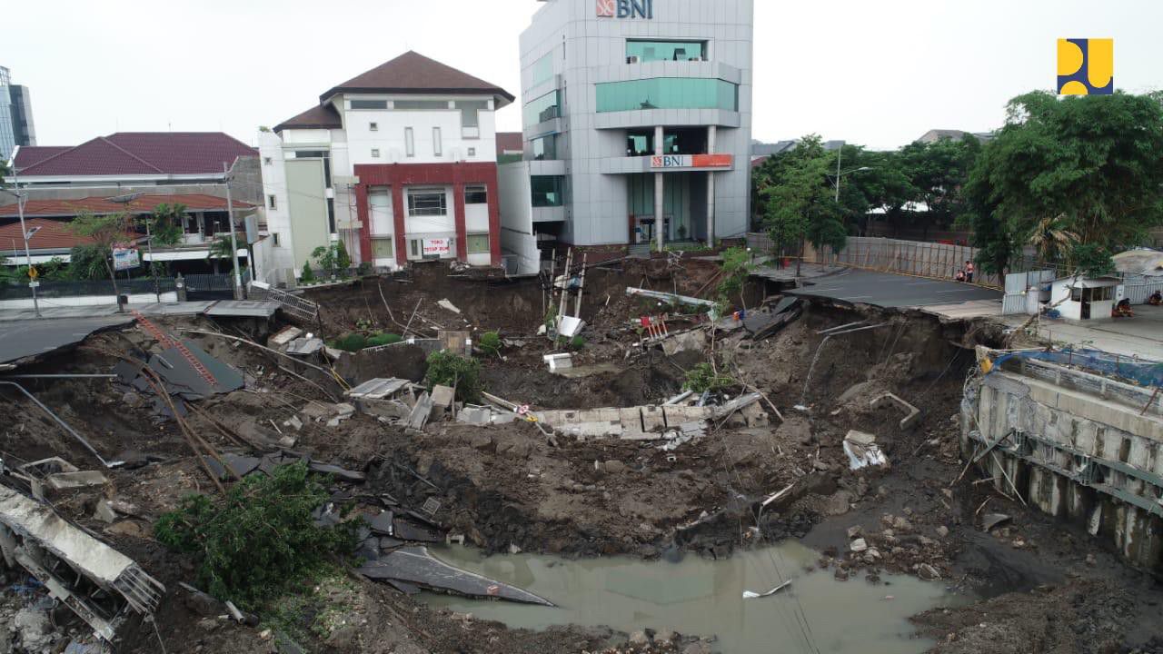 Kementerian-PUPR-Fokus-Pada-Pemulihan-Lalu-Lintas-Jalan-Raya-Gubeng-doc.Pupr-ivoox.id_