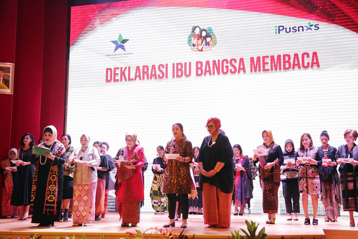 Menko-PMK-Ajak-Para-Ibu-Indonesia-Tularkan-Kebiasaan-Membaca-kepada-Anak-dan-Keluarganya-doc.menko-ivoox.id_