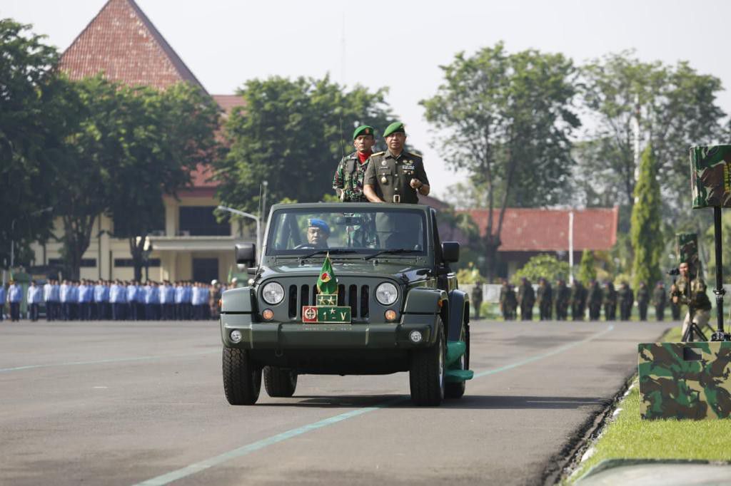 Peringati-Hari-Juang-Kartika-dan-HUT-Kodam-Brawijaya-Pangdam-TNI-AD-Mengabdi-dan-Membangun-Bersama-Rakyat-doc.juangkartika-ivoox.id_
