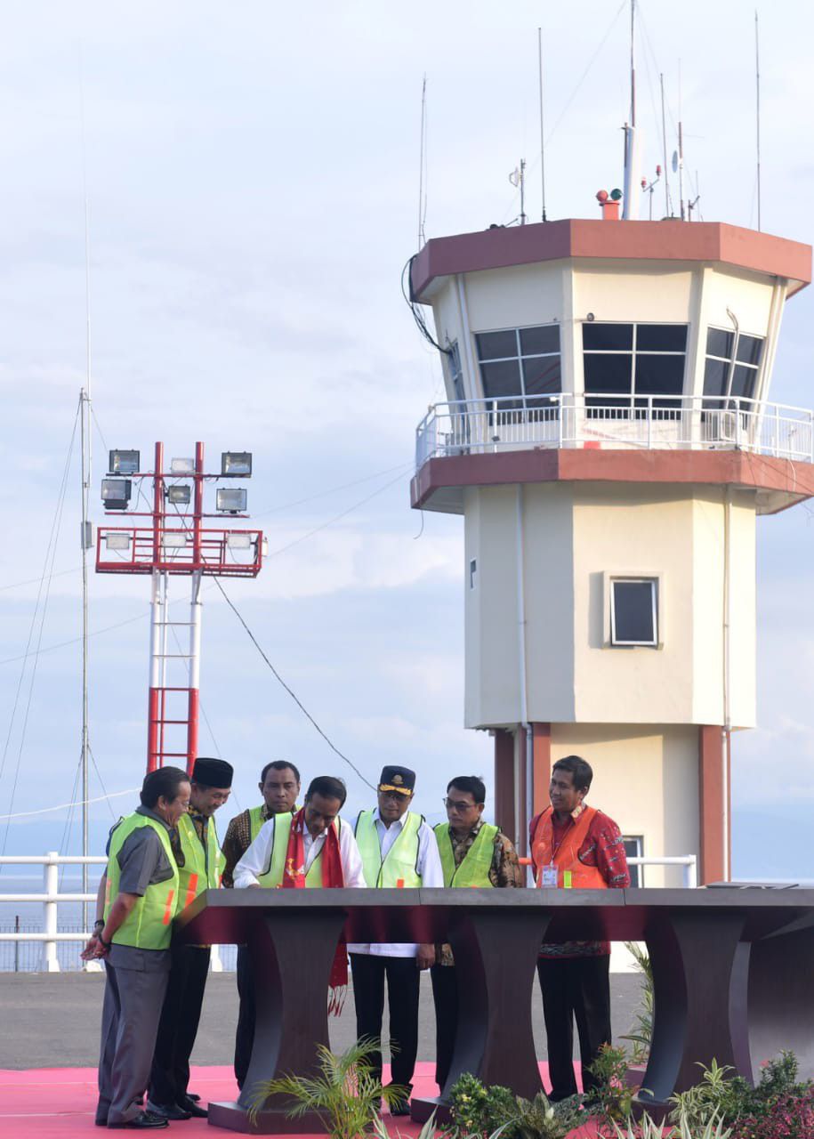 Presiden-Resmikan-Bandara-Baru-di-Morowali-dan-Empat-Terminal-Bandara-di-Sulawesi-doc.bandara-ivoox.id_-1