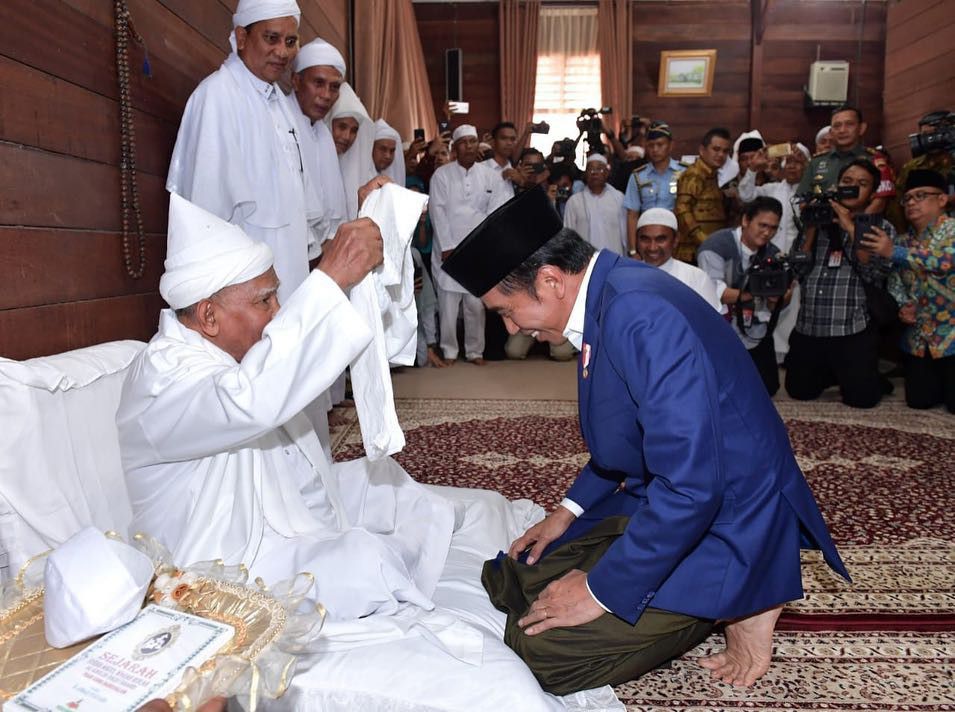 Presiden-Silaturahmi-dan-Diskusi-Kebangsaan-dengan-Syekh-Hasyim-di-Langkat-doc.jokowi-ivoox.id_