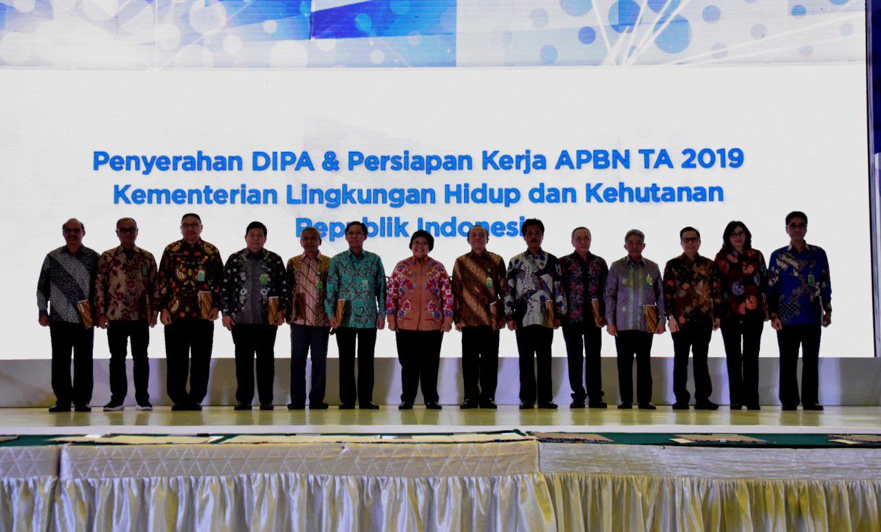 Serahkan-DIPA-2019-Menteri-LHK-Pesan-Jaga-Akuntabilitas-doc.klhk-ivoox.id_