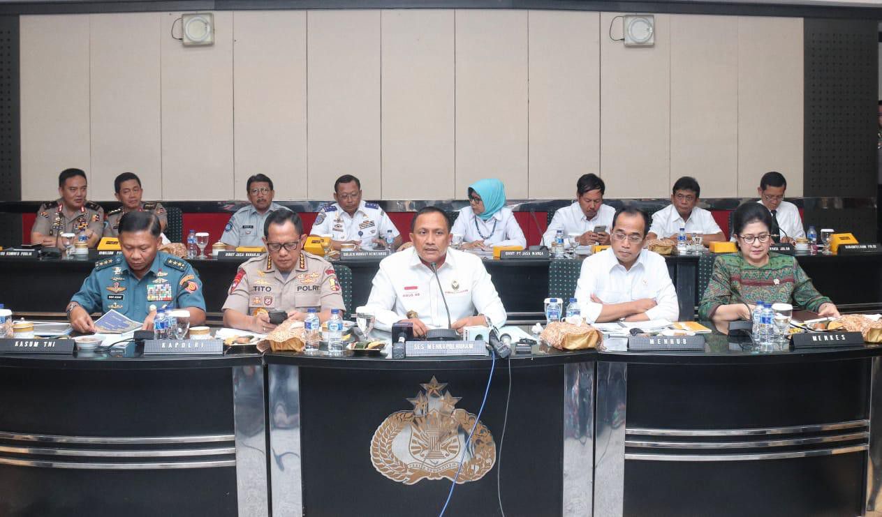 Sesmenko-Polhukam-Pemerintah-Siap-Mengamankan-Perayaan-Natal-dan-Tahun-Baru-2019-doc.polhukam-ivoox.id_