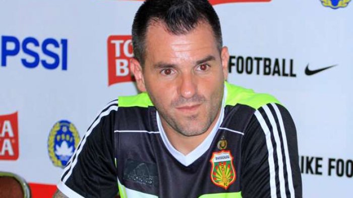Simon McMenemy 4