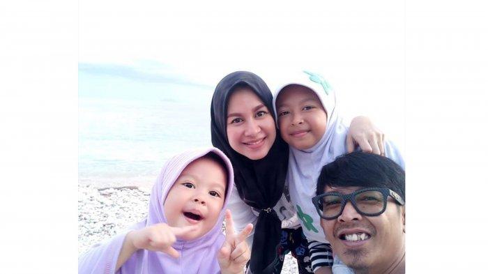 foto-aa-jimmy-dan-keluarga-di-tanjung-lesung
