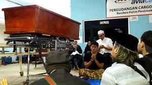 ifan dan jenazah istrinya
