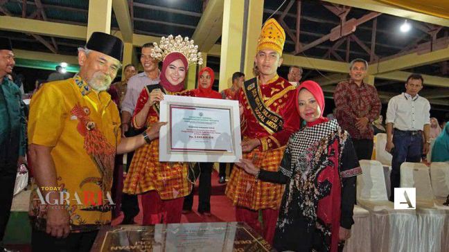 kemendes-PDTT-Serahkan-Bantuan-Infrastruktur-Pariwisata-Kab.ToliToli-doc.kemendes-ivoox.id_