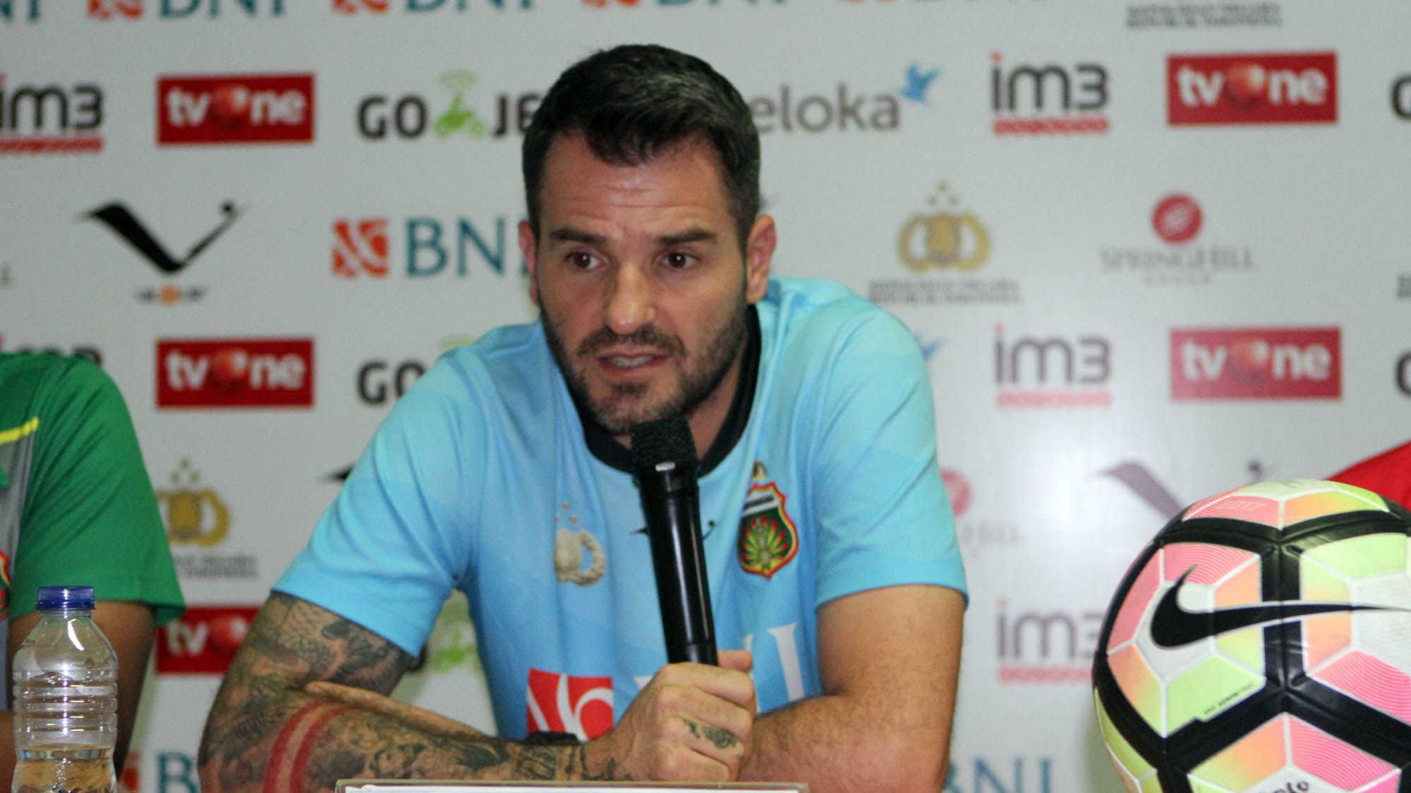 simon-mcmenemy-bhayangkara-fc