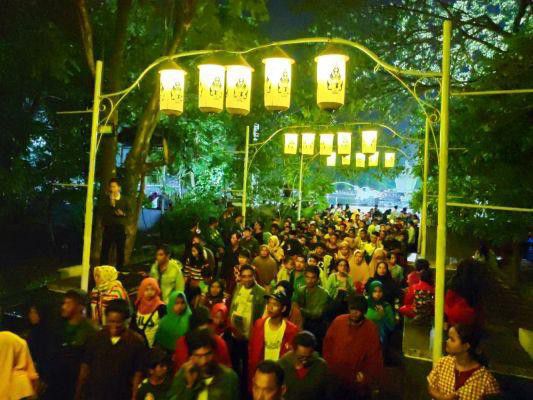 68-Ribu-Wisatawan-Kunjungi-Taman-Air-Mancur-Sri-Baduga-di-Malam-Tahun-Baru-doc.wisatawan-ivoox.id_