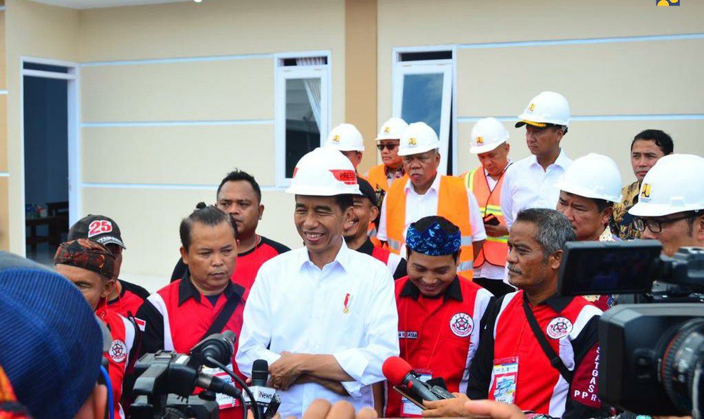 Pemangkas-Rambut-Garut-Mendapat-Akses-KPR-Subsidi-doc.pupr-ivoox.id_-2