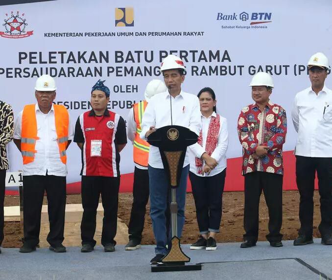 Pemerintah-Bangun-Rumah-Subsidi-Buat-Tukang-Cukur-Garut-doc.pupr-ivoox.id_