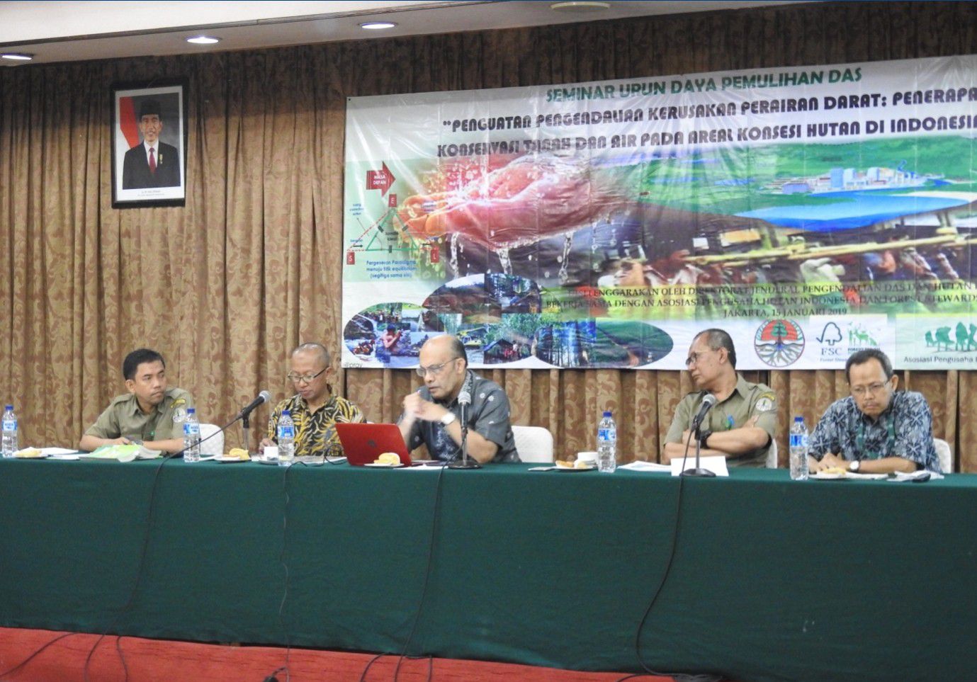 Peran-Penting-Dunia-Usaha-dalam-Pengendalian-Kerusakan-Perairan-Darat-doc.Kemenlhk-ivoox.id_