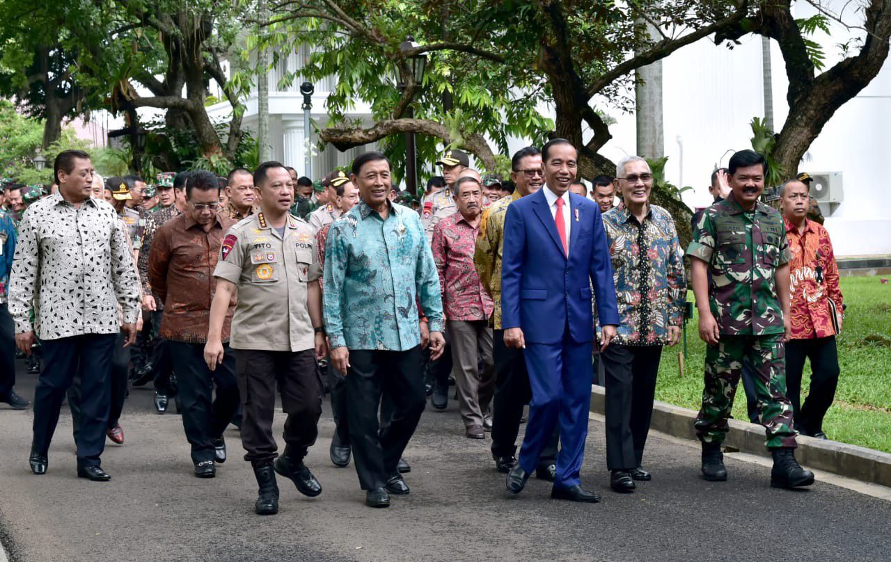 Presiden-Jokowi-Minta-TNI-Polri-Respons-Revolusi-Industri-4.0-doc.Jokowi-ivoox.id_