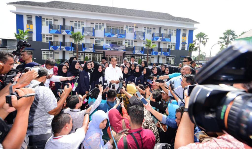 Presiden-Jokowi-Resmikan-Rusun-Mahasiswa-IAIN-dan-STKIP-PGRI-Tulungagung-Serta-Rusun-MBR-di-Jepun-doc.-rusun-ivoox.id_