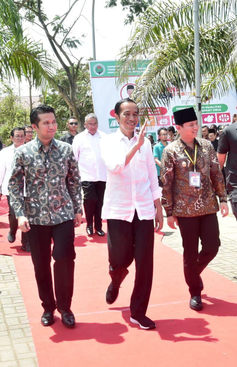 Presiden-Jokowi-Sosialisasikan-Prioritas-Penggunaan-Dana-Desa-2019-di-Jatim-doc.dana-desa-ivoox.id_