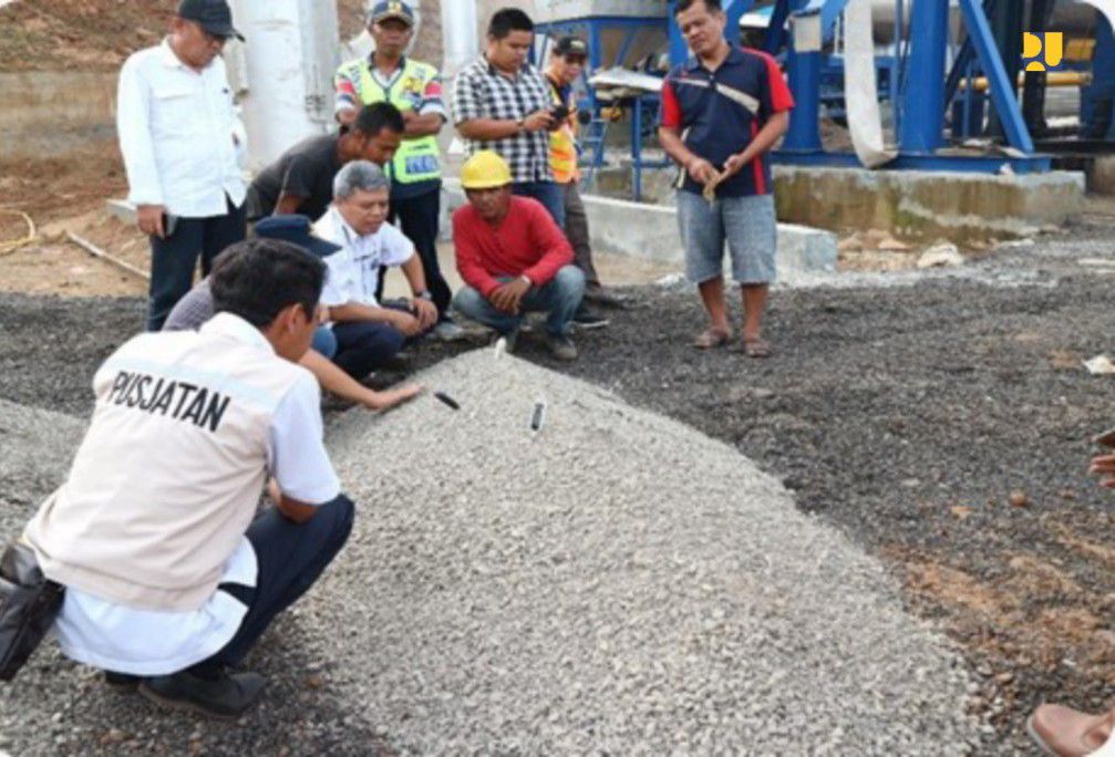 Tahun-2019-Kementerian-PUPR-Targetkan-Serap-2.542-Ton-Aspal-Karet-doc.KemenPUPR-ivoox.id_