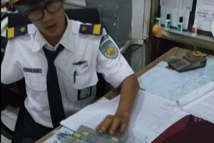 uang di KRL
