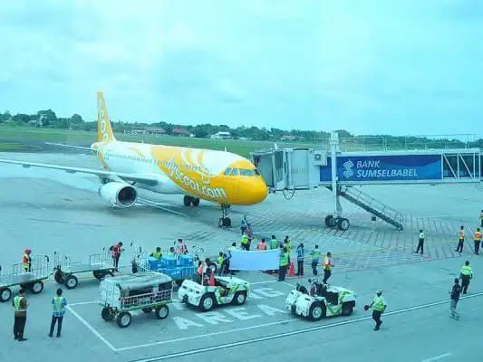 Arus-Penumpang-dan-Kargo-di-Bandara-SMB-II-Turun-doc.Kargo-ivoox.id_