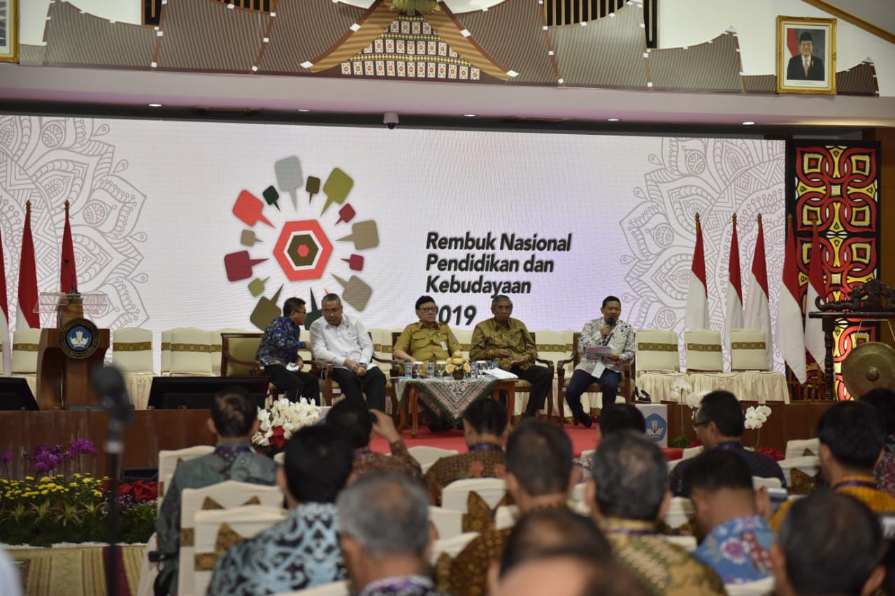 Dana-Desa-Tidak-Dapat-di-Pergunakan-Untuk-Pembayaran-Gaji-Guru-di-Desa-doc.Bumdes-ivoox.id_