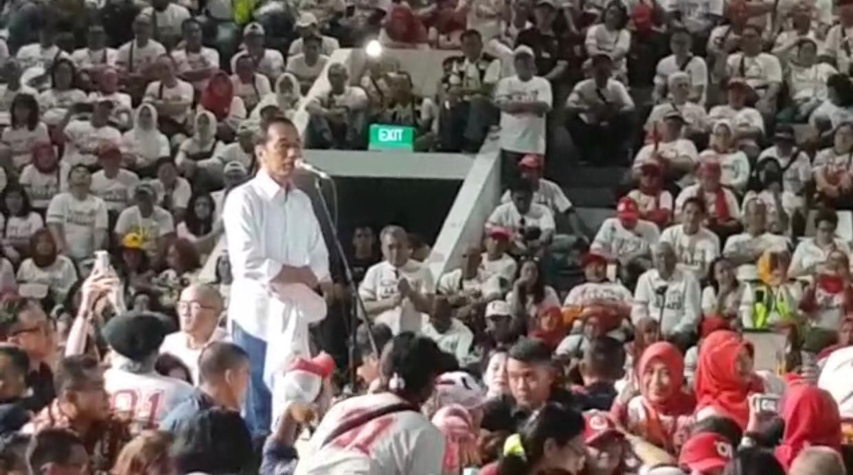 Di-Depan-Alumni-SMA-Jokowi-Saya-Tidak-Punya-Beban-Masa-Lalu-doc.Jokowi-ivoox.id_