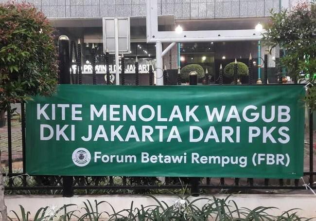 FBR-Tebar-Spanduk-Tolak-Wagub-DKI-dari-PKS-doc.FBR-ivoox.id_
