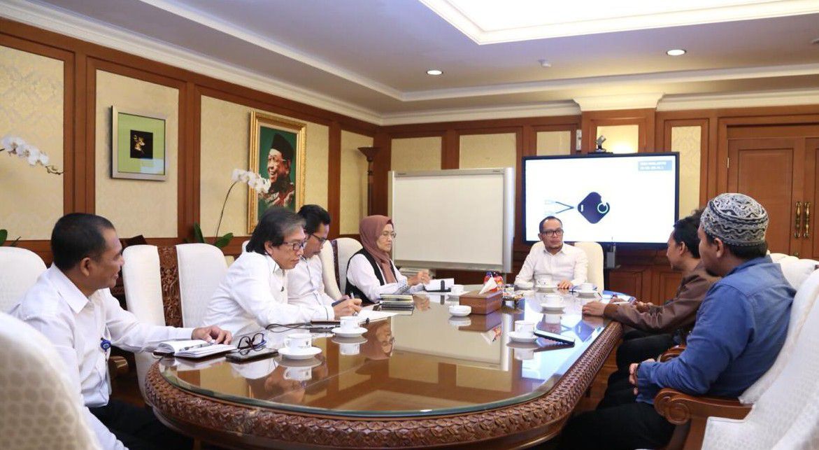 Hadapi-Revolusi-Industri-4.0-Pengusaha-Pekerja-Harus-Perkuat-Dialog-Sosial-doc.industri-ivoox.id_-1