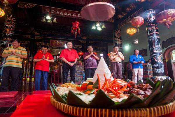 Hari-Ini-di-BukaIndonesia-Scholarship-Festival-Hingga-Bazaar-Makanan-Imlek-doc.BazaarMakanan-ivoox.id_