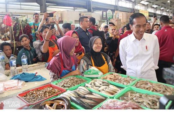 Hasil-Blusukan-ke-Pasar-Jokowi-Harga-Beras-Stabil-doc.Jokowi-ivoox.id_