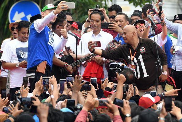 Jokowi-Bila-Dilaporkan-Cucu-Saya-Suruh-Datang-ke-Bawaslu-doc.cucu-ivoox.id_
